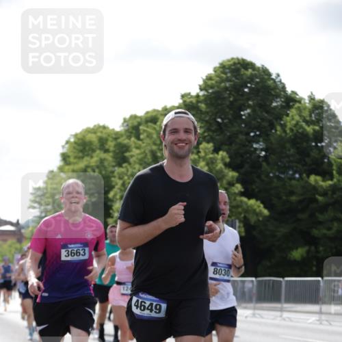 29.06.2025 - hella hamburg halbmarathon Jannik Wohlers http://msf.ph/oto/8267412 29.06.2025 10:01:02 Lombardsbrücke 1387, 1420, 1722, 1724, 2006, 2091, 2167, 3199, 3425, 3663, 4249, 4319, 4322, 4370, 4649, 5547, 5570, 5675, 6087, 6281, 0000, 6302, 6591, 6921, 6924, 7287, 7846, 8030, 8045, 8046, 8191, 8392, 8691, 8822, 10281, 10301, 10383, 10576, 11043, 11465, 12475, 13516, 13528, 13551, 13699, 14867, 15083, 15550, 15637, 15726, 16063, 16367, 16395, 16517, 16602, 16754, 17140, 17387, 17441, 17890, 18290, 18327, 18355, 18716, 18717, 18796, 18833, 19002, 19003, 19160 meine-sportfotos.de