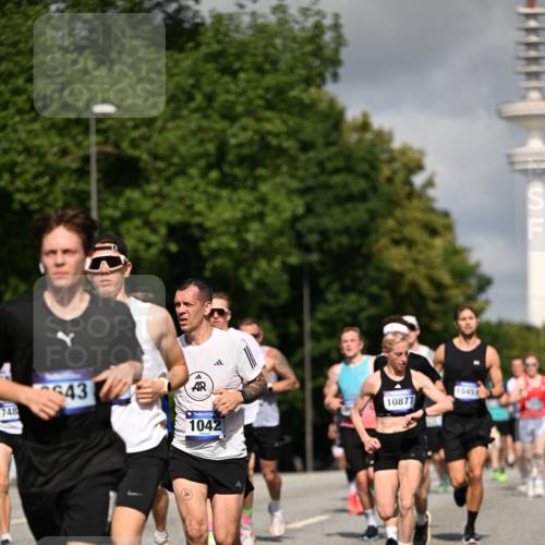 29.06.2025 - hella hamburg halbmarathon Dr. Thomas Lammeyer http://msf.ph/oto/8267456 29.06.2025 09:52:25 Kennedybrücke 1042, 1571, 1600, 2262, 2797, 3547, 4062, 4359, 4381, 5003, 6037, 6047, 7310, 7482, 7981, 8002, 8121, 9640, 9643, 10190, 10451, 10738, 10877, 11106, 11423 meine-sportfotos.de