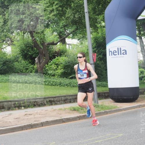 29.06.2025 - hella hamburg halbmarathon KatJ http://msf.ph/oto/8267489 29.06.2025 10:07:06 Zwischen KM18-KM19 50 meine-sportfotos.de