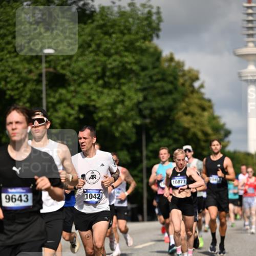 29.06.2025 - hella hamburg halbmarathon Dr. Thomas Lammeyer http://msf.ph/oto/8267562 29.06.2025 09:52:25 Kennedybrücke 1042, 1571, 1600, 2262, 2797, 3547, 4062, 4359, 4381, 5003, 6037, 6047, 7310, 7482, 7981, 8002, 8121, 9640, 9643, 10190, 10451, 10738, 10877, 11106, 11423 meine-sportfotos.de