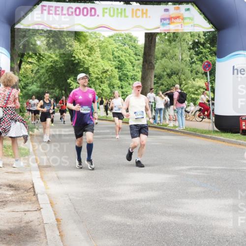 29.06.2025 - hella hamburg halbmarathon MichiJ http://msf.ph/oto/8267583 29.06.2025 10:54:58 Zwischen KM18-KM19 2594, 2852, 4494, 6014, 6089, 6181, 9527, 13054, 15150, 15462, 16186 meine-sportfotos.de