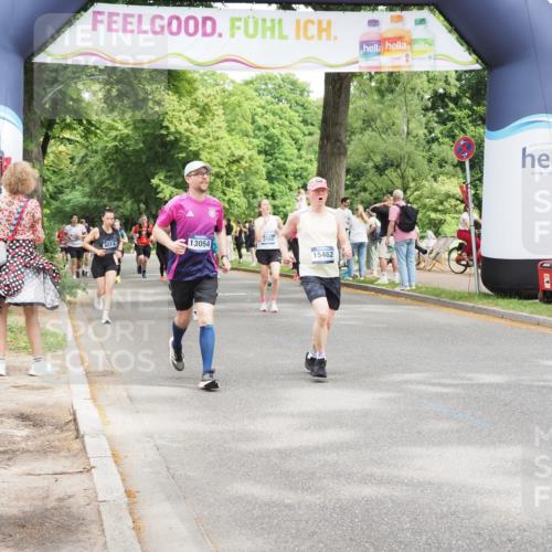 29.06.2025 - hella hamburg halbmarathon MichiJ http://msf.ph/oto/8267587 29.06.2025 10:54:58 Zwischen KM18-KM19 2594, 2852, 4494, 6014, 6089, 6181, 9527, 13054, 15150, 15462, 16186 meine-sportfotos.de