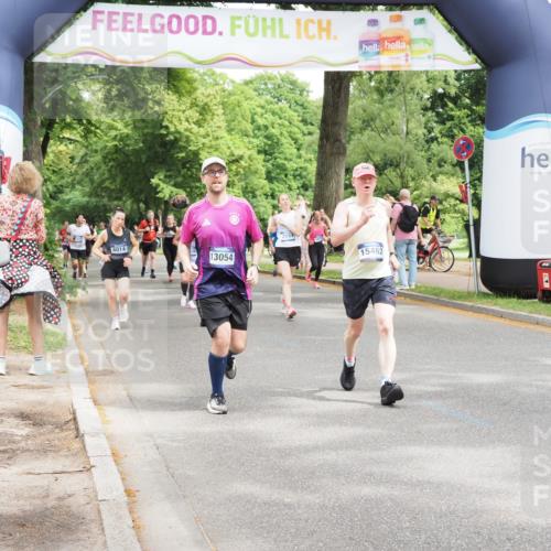 29.06.2025 - hella hamburg halbmarathon MichiJ http://msf.ph/oto/8267616 29.06.2025 10:54:59 Zwischen KM18-KM19 2594, 2852, 4494, 6014, 6089, 6181, 9527, 12556, 13054, 15150, 15462, 16186 meine-sportfotos.de