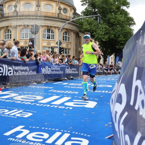 29.06.2025 - hella hamburg halbmarathon Strokosch-Dieckow http://msf.ph/oto/8267631 29.06.2025 10:45:42 Ziel 4345, 4854, 5047, 6071, 6290, 6711, 7385, 11291, 11495, 12154, 13975, 14374, 14764, 15666, 16617, 17332, 17674, 17835, 18862, 18878 meine-sportfotos.de