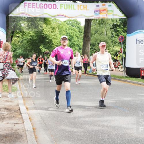 29.06.2025 - hella hamburg halbmarathon MichiJ http://msf.ph/oto/8267634 29.06.2025 10:54:59 Zwischen KM18-KM19 2594, 2852, 4494, 6014, 6089, 6181, 9527, 12556, 13054, 15150, 15462, 16186 meine-sportfotos.de