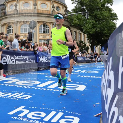 29.06.2025 - hella hamburg halbmarathon Strokosch-Dieckow http://msf.ph/oto/8267643 29.06.2025 10:45:43 Ziel 4345, 4854, 5047, 6071, 6290, 6711, 7385, 11291, 11495, 13975, 14374, 14764, 16617, 16624, 17332, 17674, 17835, 18862 meine-sportfotos.de