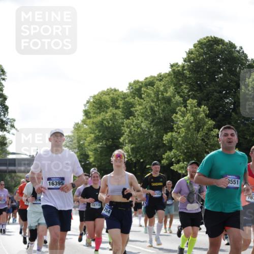 29.06.2025 - hella hamburg halbmarathon Jannik Wohlers http://msf.ph/oto/8267644 29.06.2025 10:01:04 Lombardsbrücke 1329, 1387, 1722, 1724, 2006, 2091, 2167, 2591, 3199, 3425, 3663, 4249, 4319, 4322, 4370, 4649, 4663, 5547, 5570, 5675, 6087, 6281, 0000, 6302, 6591, 6921, 6924, 7287, 7846, 8030, 8191, 8392, 8691, 8822, 10281, 10301, 10576, 11043, 11465, 12475, 13516, 13528, 13551, 13699, 13796, 14867, 15083, 15093, 15550, 15637, 15726, 16063, 16367, 16395, 16754, 17140, 17441, 17890, 18232, 18290, 18355, 18716, 18717, 18739, 18833, 18899, 18954, 19002, 19003, 19160 meine-sportfotos.de