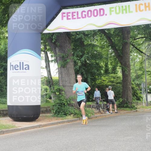 29.06.2025 - hella hamburg halbmarathon KatJ http://msf.ph/oto/8267940 29.06.2025 10:07:17 Zwischen KM18-KM19 3944 meine-sportfotos.de