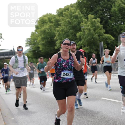 29.06.2025 - hella hamburg halbmarathon Jannik Wohlers http://msf.ph/oto/8267957 29.06.2025 10:33:37 Lombardsbrücke 1417, 1705, 1787, 2265, 2482, 2496, 2526, 2933, 3264, 3340, 3345, 3829, 3848, 4479, 4807, 5561, 5584, 5691, 6364, 6516, 6956, 7027, 7565, 8202, 8277, 8375, 8377, 8383, 8401, 9094, 9875, 9995, 10007, 10071, 10800, 11092, 11111, 11237, 11432, 11642, 11668, 12330, 12562, 12896, 13401, 13485, 13535, 13741, 13934, 14032, 14047, 14058, 14873, 14919, 15792, 15845, 16115, 16578, 17440, 17789, 17953, 18044, 19145, 19164 meine-sportfotos.de