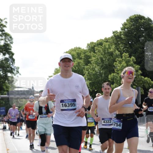 29.06.2025 - hella hamburg halbmarathon Jannik Wohlers http://msf.ph/oto/8267963 29.06.2025 10:01:05 Lombardsbrücke 1329, 1387, 1722, 1724, 2006, 2091, 2167, 2591, 3199, 3425, 3663, 4319, 4322, 4370, 4649, 4663, 5547, 5570, 5675, 6087, 6281, 0000, 6302, 6591, 6921, 6924, 7287, 8030, 8191, 8392, 8691, 8822, 8926, 10281, 10301, 10576, 11043, 11465, 12475, 13516, 13528, 13551, 13699, 13796, 14375, 14867, 15083, 15093, 15550, 15637, 15726, 16063, 16367, 16395, 16754, 17140, 17441, 17890, 18232, 18290, 18355, 18716, 18717, 18739, 18833, 18899, 18954, 19002, 19003, 19160 meine-sportfotos.de