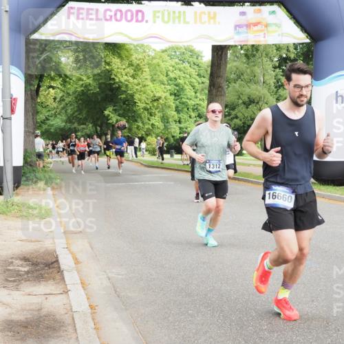 29.06.2025 - hella hamburg halbmarathon MichiJ http://msf.ph/oto/8268010 29.06.2025 10:30:50 Zwischen KM18-KM19 1312, 5682, 6770, 9833, 10469, 15270, 16084, 16295, 16660, 17016 meine-sportfotos.de