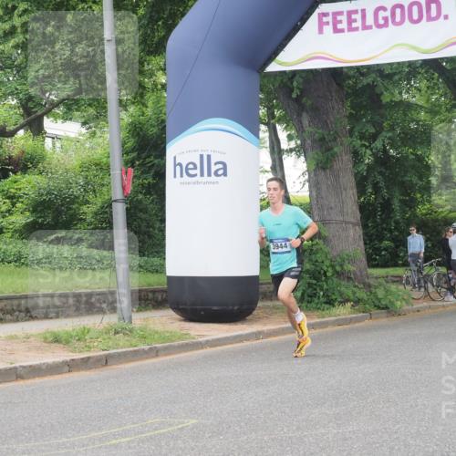29.06.2025 - hella hamburg halbmarathon KatJ http://msf.ph/oto/8268091 29.06.2025 10:07:18 Zwischen KM18-KM19 3944 meine-sportfotos.de