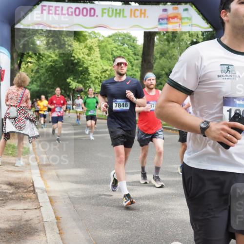29.06.2025 - hella hamburg halbmarathon MichiJ http://msf.ph/oto/8268107 29.06.2025 10:55:07 Zwischen KM18-KM19 1785, 4950, 5670, 7741, 7846, 8217, 9173, 9781, 10343, 10709, 12556, 14785, 19034 meine-sportfotos.de