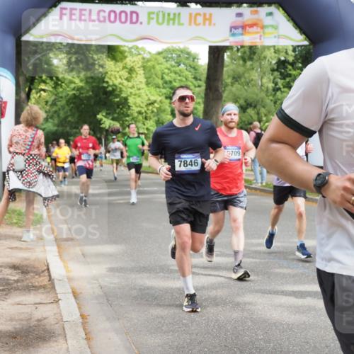 29.06.2025 - hella hamburg halbmarathon MichiJ http://msf.ph/oto/8268134 29.06.2025 10:55:07 Zwischen KM18-KM19 1785, 4950, 5670, 7741, 7846, 8217, 9173, 9781, 10343, 10709, 12556, 14785, 19034 meine-sportfotos.de