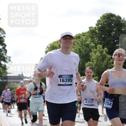 29.06.2025 - hella hamburg halbmarathon Jannik Wohlers http://msf.ph/oto/8268136 29.06.2025 10:01:06 Lombardsbrücke 1329, 1722, 1724, 2091, 2167, 2591, 3199, 3425, 3663, 4319, 4322, 4370, 4649, 4663, 5547, 5570, 5675, 6087, 6281, 0000, 6302, 6591, 6921, 6924, 7287, 8030, 8191, 8392, 8691, 8822, 8926, 10281, 10301, 10576, 10915, 11043, 11465, 12475, 13516, 13528, 13551, 13699, 13796, 14375, 14867, 15083, 15093, 15550, 15637, 16063, 16367, 16395, 16754, 16909, 17140, 17441, 17890, 18232, 18290, 18716, 18717, 18739, 18833, 18899, 18954, 19002, 19003, 19160 meine-sportfotos.de