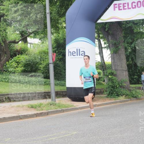 29.06.2025 - hella hamburg halbmarathon KatJ http://msf.ph/oto/8268173 29.06.2025 10:07:18 Zwischen KM18-KM19 3944 meine-sportfotos.de