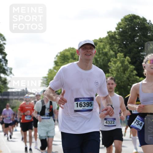 29.06.2025 - hella hamburg halbmarathon Jannik Wohlers http://msf.ph/oto/8268205 29.06.2025 10:01:06 Lombardsbrücke 1329, 1722, 1724, 2091, 2167, 2591, 3199, 3425, 3663, 4319, 4322, 4370, 4649, 4663, 5547, 5570, 5675, 6087, 6281, 0000, 6302, 6591, 6921, 6924, 7287, 8030, 8191, 8392, 8691, 8822, 8926, 10281, 10301, 10576, 10915, 11043, 11465, 12475, 13516, 13528, 13551, 13699, 13796, 14375, 14867, 15083, 15093, 15550, 15637, 16063, 16367, 16395, 16754, 16909, 17140, 17441, 17890, 18232, 18290, 18716, 18717, 18739, 18833, 18899, 18954, 19002, 19003, 19160 meine-sportfotos.de