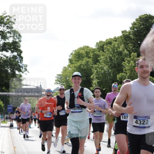 29.06.2025 - hella hamburg halbmarathon Jannik Wohlers http://msf.ph/oto/8268221 29.06.2025 10:01:07 Lombardsbrücke 1329, 1653, 1722, 1724, 2167, 2591, 3199, 3425, 3663, 4319, 4322, 4370, 4649, 4663, 5547, 5570, 5675, 6087, 6281, 6302, 6921, 6924, 7287, 8030, 8191, 8392, 8578, 8691, 8822, 8926, 10281, 10301, 10576, 10915, 11043, 11465, 12475, 13528, 13551, 13699, 13796, 14375, 14867, 15093, 15550, 15637, 16063, 16367, 16395, 16754, 16909, 17140, 17441, 17890, 18232, 18290, 18716, 18717, 18739, 18833, 18899, 18954, 19002, 19003, 19160 meine-sportfotos.de