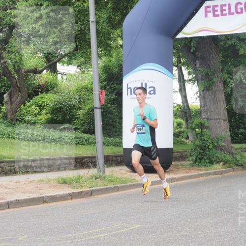 29.06.2025 - hella hamburg halbmarathon KatJ http://msf.ph/oto/8268222 29.06.2025 10:07:18 Zwischen KM18-KM19 3944 meine-sportfotos.de