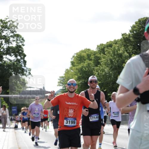 29.06.2025 - hella hamburg halbmarathon Jannik Wohlers http://msf.ph/oto/8268323 29.06.2025 10:01:08 Lombardsbrücke 1329, 1653, 1722, 1724, 2167, 2591, 2957, 3039, 3199, 3425, 3663, 4319, 4322, 4649, 4663, 5547, 5570, 5675, 6087, 6281, 6302, 6921, 6924, 7287, 8030, 8191, 8392, 8578, 8691, 8822, 8926, 10281, 10301, 10576, 10915, 11043, 12475, 13528, 13551, 13699, 13796, 14375, 14867, 15093, 15550, 15637, 16063, 16367, 16395, 16754, 16909, 17140, 17441, 17890, 18232, 18290, 18555, 18716, 18717, 18739, 18833, 18899, 18954, 19002, 19003, 19160 meine-sportfotos.de
