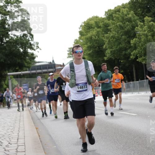 29.06.2025 - hella hamburg halbmarathon Jannik Wohlers http://msf.ph/oto/8268350 29.06.2025 10:33:39 Lombardsbrücke 1417, 1705, 1787, 2265, 2482, 2496, 2526, 2933, 3264, 3340, 3345, 3829, 3848, 4479, 4807, 5561, 5584, 5691, 6364, 7027, 7324, 7329, 7565, 8202, 8277, 8375, 8377, 8383, 8401, 9094, 9875, 10007, 10071, 10800, 11092, 11111, 11432, 11642, 11668, 12165, 12330, 12562, 12896, 13401, 13485, 13934, 14047, 14058, 14873, 14919, 15792, 15845, 15983, 16115, 16578, 17440, 17789, 17953, 18044, 19145, 19164 meine-sportfotos.de
