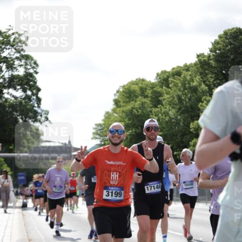 29.06.2025 - hella hamburg halbmarathon Jannik Wohlers http://msf.ph/oto/8268352 29.06.2025 10:01:08 Lombardsbrücke 1329, 1653, 1722, 1724, 2167, 2591, 2957, 3039, 3199, 3425, 3663, 4319, 4322, 4649, 4663, 5547, 5570, 5675, 6087, 6281, 6302, 6921, 6924, 7287, 8030, 8191, 8392, 8578, 8691, 8822, 8926, 10281, 10301, 10576, 10915, 11043, 12475, 13528, 13551, 13699, 13796, 14375, 14867, 15093, 15550, 15637, 16063, 16367, 16395, 16754, 16909, 17140, 17441, 17890, 18232, 18290, 18555, 18716, 18717, 18739, 18833, 18899, 18954, 19002, 19003, 19160 meine-sportfotos.de