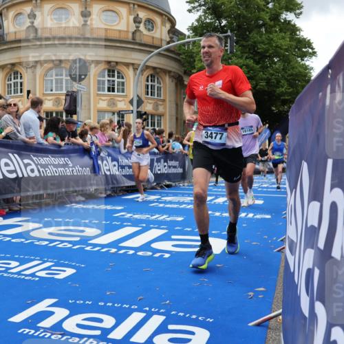 29.06.2025 - hella hamburg halbmarathon Strokosch-Dieckow http://msf.ph/oto/8268394 29.06.2025 10:45:54 Ziel 2189, 3477, 4277, 4345, 5648, 6290, 6532, 7385, 8269, 8577, 8871, 10792, 11821, 11936, 12084, 14462, 14911, 15149, 16624, 17008, 18081, 18185, 19116 meine-sportfotos.de
