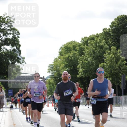 29.06.2025 - hella hamburg halbmarathon Jannik Wohlers http://msf.ph/oto/8268516 29.06.2025 10:01:10 Lombardsbrücke 1329, 1464, 1653, 1722, 1724, 1729, 2167, 2591, 2806, 2957, 3039, 3199, 3425, 3663, 4322, 4649, 4663, 5547, 5570, 5675, 6087, 6281, 6302, 6921, 7287, 8030, 8191, 8392, 8578, 8691, 8822, 8926, 10281, 10301, 10915, 11043, 12475, 12734, 13528, 13551, 13699, 13796, 14175, 14176, 14375, 14867, 15093, 15550, 15637, 16063, 16367, 16395, 16426, 16754, 16909, 17140, 17441, 17810, 17890, 18232, 18290, 18555, 18716, 18717, 18739, 18899, 18954, 19160 meine-sportfotos.de