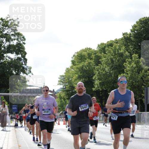 29.06.2025 - hella hamburg halbmarathon Jannik Wohlers http://msf.ph/oto/8268538 29.06.2025 10:01:10 Lombardsbrücke 1329, 1464, 1653, 1722, 1724, 1729, 2167, 2591, 2806, 2957, 3039, 3199, 3425, 3663, 4322, 4649, 4663, 5547, 5570, 5675, 6087, 6281, 6302, 6921, 7287, 8030, 8191, 8392, 8578, 8691, 8822, 8926, 10281, 10301, 10915, 11043, 12475, 12734, 13528, 13551, 13699, 13796, 14175, 14176, 14375, 14867, 15093, 15550, 15637, 16063, 16367, 16395, 16426, 16754, 16909, 17140, 17441, 17810, 17890, 18232, 18290, 18555, 18716, 18717, 18739, 18899, 18954, 19160 meine-sportfotos.de