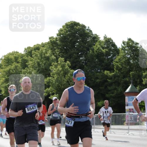 29.06.2025 - hella hamburg halbmarathon Jannik Wohlers http://msf.ph/oto/8268570 29.06.2025 10:01:11 Lombardsbrücke 1329, 1464, 1653, 1722, 1724, 1729, 1940, 2167, 2591, 2806, 2957, 3039, 3199, 3425, 3663, 4322, 4649, 4663, 5547, 5570, 5675, 6087, 6281, 6302, 6921, 7287, 8030, 8191, 8392, 8578, 8691, 8822, 8926, 10281, 10301, 10915, 11043, 12475, 12734, 13528, 13551, 13699, 13796, 14175, 14176, 14375, 14867, 15093, 15550, 15637, 16063, 16367, 16395, 16426, 16754, 16909, 17017, 17140, 17441, 17810, 17890, 18232, 18290, 18555, 18716, 18717, 18739, 18899, 18954, 19160 meine-sportfotos.de