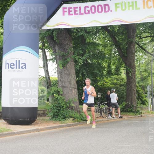 29.06.2025 - hella hamburg halbmarathon KatJ http://msf.ph/oto/8268574 29.06.2025 10:07:26 Zwischen KM18-KM19  meine-sportfotos.de