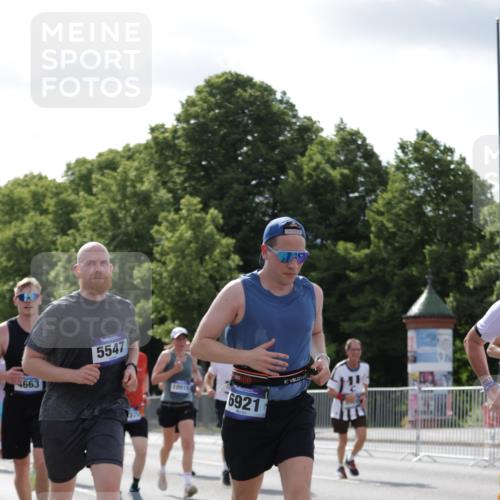 29.06.2025 - hella hamburg halbmarathon Jannik Wohlers http://msf.ph/oto/8268597 29.06.2025 10:01:11 Lombardsbrücke 1329, 1464, 1653, 1722, 1724, 1729, 1940, 2167, 2591, 2806, 2957, 3039, 3199, 3425, 3663, 4322, 4649, 4663, 5547, 5570, 5675, 6087, 6281, 6302, 6921, 7287, 8030, 8191, 8392, 8578, 8691, 8822, 8926, 10281, 10301, 10915, 11043, 12475, 12734, 13528, 13551, 13699, 13796, 14175, 14176, 14375, 14867, 15093, 15550, 15637, 16063, 16367, 16395, 16426, 16754, 16909, 17017, 17140, 17441, 17810, 17890, 18232, 18290, 18555, 18716, 18717, 18739, 18899, 18954, 19160 meine-sportfotos.de