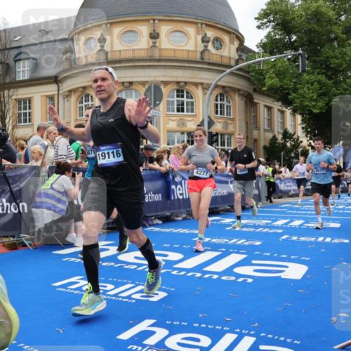 29.06.2025 - hella hamburg halbmarathon Strokosch-Dieckow http://msf.ph/oto/8268616 29.06.2025 10:45:58 Ziel 2189, 3477, 4277, 5648, 6460, 6532, 8269, 8577, 8871, 9585, 10792, 11821, 11936, 12084, 12269, 13630, 14462, 14804, 14911, 15149, 17008, 18081, 18185, 19116 meine-sportfotos.de