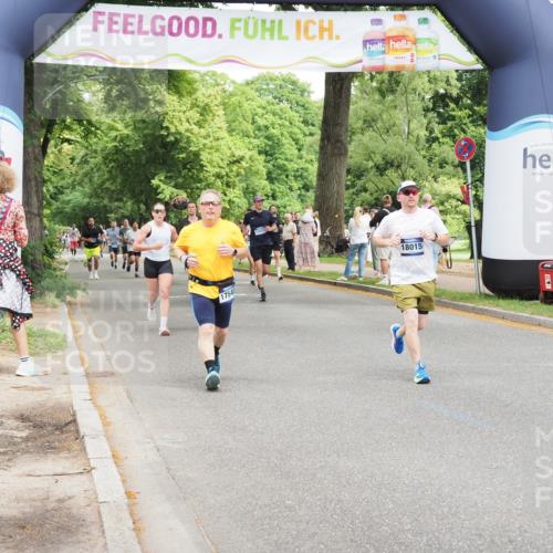 29.06.2025 - hella hamburg halbmarathon MichiJ http://msf.ph/oto/8268634 29.06.2025 10:55:13 Zwischen KM18-KM19 5232, 7846, 9173, 9366, 9781, 10709, 11873, 14196, 15875, 17540, 18015, 19034 meine-sportfotos.de