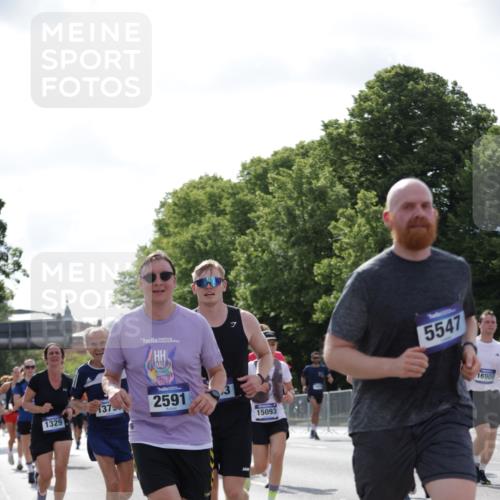 29.06.2025 - hella hamburg halbmarathon Jannik Wohlers http://msf.ph/oto/8268644 29.06.2025 10:01:12 Lombardsbrücke 1184, 1329, 1464, 1653, 1722, 1724, 1729, 1940, 2167, 2591, 2806, 2957, 3039, 3199, 3425, 3663, 4322, 4663, 5547, 5570, 5602, 5603, 5675, 6087, 6281, 6302, 6921, 7287, 8030, 8191, 8392, 8578, 8691, 8822, 8926, 10281, 10301, 10915, 11043, 12475, 12734, 12736, 13528, 13551, 13796, 14026, 14175, 14176, 14375, 14867, 15093, 15550, 16063, 16367, 16395, 16424, 16426, 16754, 16909, 17017, 17140, 17441, 17810, 18232, 18290, 18555, 18716, 18717, 18739, 18899, 18954, 19160 meine-sportfotos.de