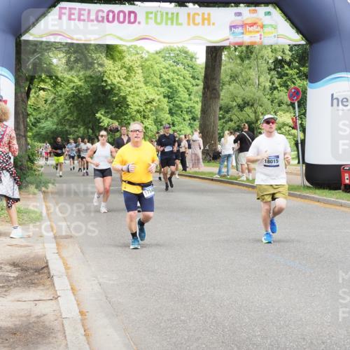 29.06.2025 - hella hamburg halbmarathon MichiJ http://msf.ph/oto/8268649 29.06.2025 10:55:13 Zwischen KM18-KM19 5232, 7846, 9173, 9366, 9781, 10709, 11873, 14196, 15875, 17540, 18015, 19034 meine-sportfotos.de