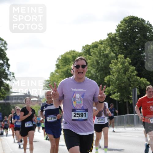 29.06.2025 - hella hamburg halbmarathon Jannik Wohlers http://msf.ph/oto/8268702 29.06.2025 10:01:12 Lombardsbrücke 1184, 1329, 1464, 1653, 1722, 1724, 1729, 1940, 2167, 2591, 2806, 2957, 3039, 3199, 3425, 3663, 4322, 4663, 5547, 5570, 5602, 5603, 5675, 6087, 6281, 6302, 6921, 7287, 8030, 8191, 8392, 8578, 8691, 8822, 8926, 10281, 10301, 10915, 11043, 12475, 12734, 12736, 13528, 13551, 13796, 14026, 14175, 14176, 14375, 14867, 15093, 15550, 16063, 16367, 16395, 16424, 16426, 16754, 16909, 17017, 17140, 17441, 17810, 18232, 18290, 18555, 18716, 18717, 18739, 18899, 18954, 19160 meine-sportfotos.de