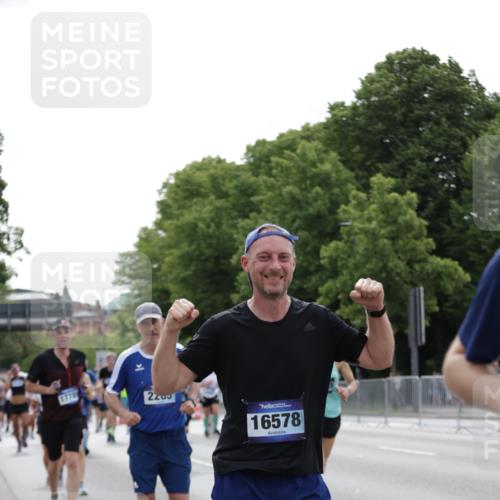29.06.2025 - hella hamburg halbmarathon Jannik Wohlers http://msf.ph/oto/8268789 29.06.2025 10:33:45 Lombardsbrücke 1705, 1787, 2265, 2464, 2496, 2526, 2933, 3145, 3829, 3848, 4807, 4824, 4826, 5561, 5584, 7324, 7329, 8277, 8349, 10360, 10800, 11432, 11642, 11668, 12165, 12330, 12896, 13401, 13437, 13485, 14047, 14058, 14873, 14919, 15792, 15793, 15845, 15983, 16115, 16578, 17105, 17440, 17789, 17953, 18044, 19145, 19164 meine-sportfotos.de