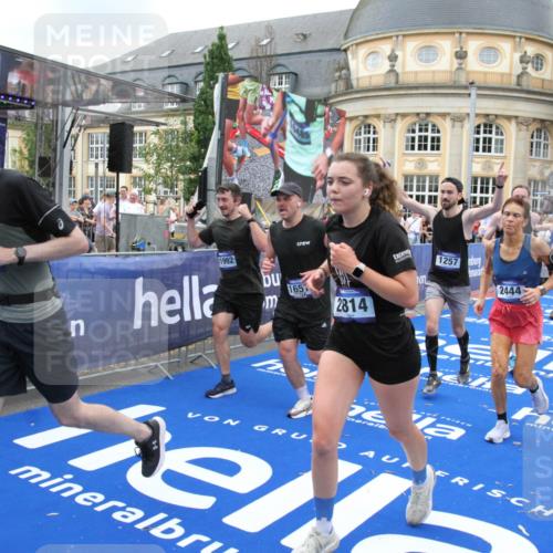 29.06.2025 - hella hamburg halbmarathon Michael Strokosch http://msf.ph/oto/8268812 29.06.2025 10:52:57 Ziel 1257, 1258, 1657, 2099, 2444, 2814, 2910, 4557, 4558, 4770, 5077, 5907, 8139, 8720, 8955, 10724, 10811, 11217, 11992, 14198, 14286, 15430, 18720 meine-sportfotos.de