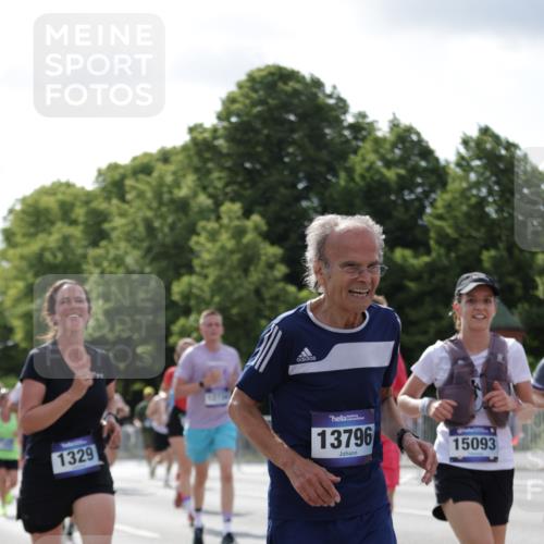 29.06.2025 - hella hamburg halbmarathon Jannik Wohlers http://msf.ph/oto/8268852 29.06.2025 10:01:14 Lombardsbrücke 1184, 1329, 1464, 1653, 1722, 1724, 1729, 1881, 1940, 2167, 2591, 2806, 2957, 3039, 3199, 3663, 4322, 4663, 5547, 5570, 5602, 5603, 6281, 6302, 6921, 8030, 8191, 8392, 8578, 8691, 8822, 8926, 10281, 10301, 10915, 11043, 12475, 12734, 12736, 13528, 13551, 13796, 14026, 14175, 14176, 14375, 15093, 16063, 16367, 16395, 16424, 16426, 16754, 16909, 17017, 17140, 17441, 17670, 17810, 18232, 18290, 18555, 18716, 18717, 18739, 18899, 18954, 19160 meine-sportfotos.de