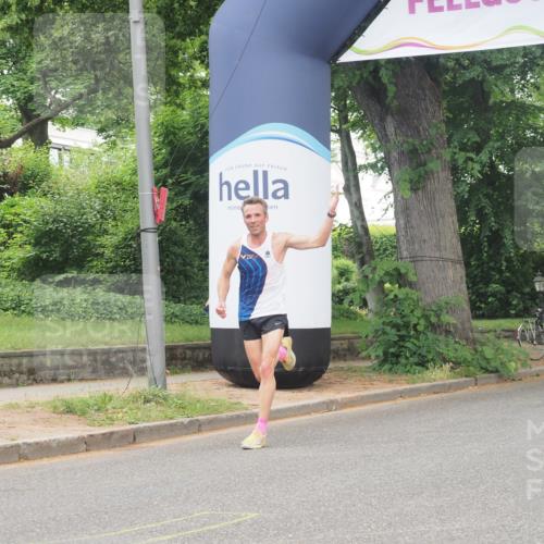 29.06.2025 - hella hamburg halbmarathon KatJ http://msf.ph/oto/8268860 29.06.2025 10:07:27 Zwischen KM18-KM19  meine-sportfotos.de