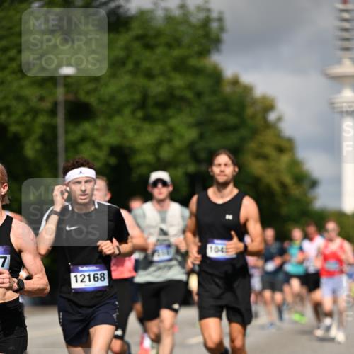 29.06.2025 - hella hamburg halbmarathon Dr. Thomas Lammeyer http://msf.ph/oto/8268904 29.06.2025 09:52:28 Kennedybrücke 1042, 1571, 1600, 2262, 2797, 3547, 4062, 4381, 5003, 6037, 6047, 7310, 7482, 7981, 8002, 8121, 9640, 9643, 10190, 10369, 10451, 10738, 10877, 11106, 11423 meine-sportfotos.de
