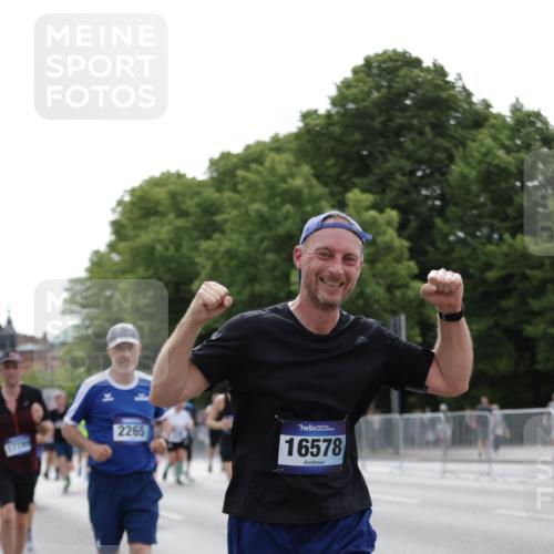 29.06.2025 - hella hamburg halbmarathon Jannik Wohlers http://msf.ph/oto/8268911 29.06.2025 10:33:45 Lombardsbrücke 1705, 1787, 2265, 2464, 2496, 2526, 2933, 3145, 3829, 3848, 4807, 4824, 4826, 5561, 5584, 7324, 7329, 8277, 8349, 10360, 10800, 11432, 11642, 11668, 12165, 12330, 12896, 13401, 13437, 13485, 14047, 14058, 14873, 14919, 15792, 15793, 15845, 15983, 16115, 16578, 17105, 17440, 17789, 17953, 18044, 19145, 19164 meine-sportfotos.de