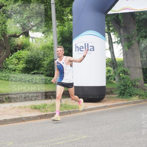 29.06.2025 - hella hamburg halbmarathon KatJ http://msf.ph/oto/8268939 29.06.2025 10:07:27 Zwischen KM18-KM19  meine-sportfotos.de