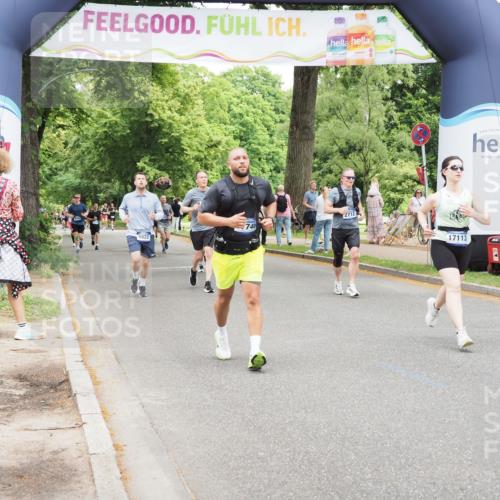 29.06.2025 - hella hamburg halbmarathon MichiJ http://msf.ph/oto/8268989 29.06.2025 10:55:22 Zwischen KM18-KM19 2712, 4032, 6822, 9253, 9886, 13331, 14060, 17113, 17746, 18236, 18239, 18555 meine-sportfotos.de