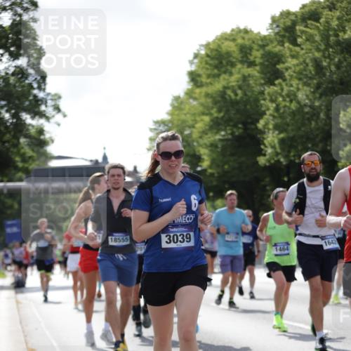 29.06.2025 - hella hamburg halbmarathon Jannik Wohlers http://msf.ph/oto/8269010 29.06.2025 10:01:16 Lombardsbrücke 1184, 1329, 1464, 1653, 1722, 1724, 1729, 1881, 1940, 2167, 2591, 2806, 2957, 3039, 3199, 4322, 4328, 4663, 5547, 5570, 5602, 5603, 6281, 6302, 6921, 8392, 8578, 8822, 8926, 10281, 10301, 10915, 11043, 11771, 11808, 12475, 12734, 12736, 13528, 13551, 13796, 14026, 14175, 14176, 14375, 15093, 16063, 16367, 16395, 16424, 16426, 16754, 16909, 17017, 17136, 17140, 17441, 17670, 17810, 18232, 18555, 18716, 18717, 18739, 18899, 18954, 19160 meine-sportfotos.de