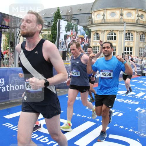 29.06.2025 - hella hamburg halbmarathon Michael Strokosch http://msf.ph/oto/8269013 29.06.2025 10:52:58 Ziel 1257, 1258, 1657, 2099, 2444, 2814, 2910, 4557, 4558, 4770, 5077, 5907, 8139, 8720, 8955, 10724, 10811, 11217, 11992, 12519, 14791, 15430, 18720 meine-sportfotos.de
