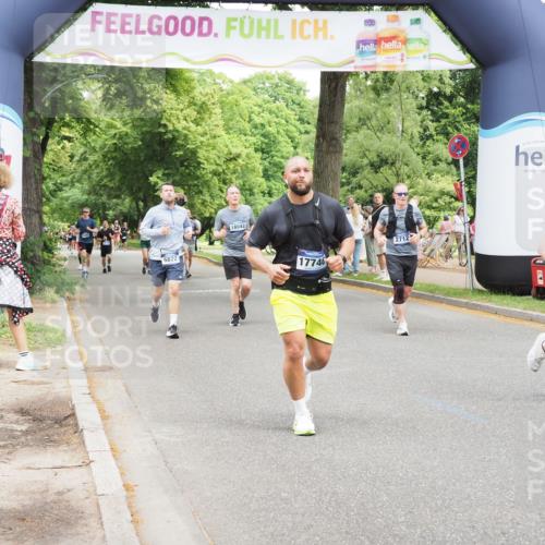 29.06.2025 - hella hamburg halbmarathon MichiJ http://msf.ph/oto/8269048 29.06.2025 10:55:22 Zwischen KM18-KM19 2712, 4032, 6822, 9253, 9886, 13331, 14060, 17113, 17746, 18236, 18239, 18555 meine-sportfotos.de