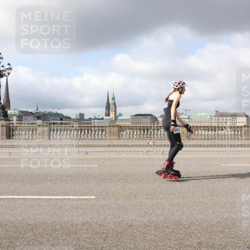 29.06.2025 - hella hamburg halbmarathon Lena Gebhardt http://msf.ph/oto/8269084 29.06.2025 09:04:42 Lombardsbrücke  meine-sportfotos.de