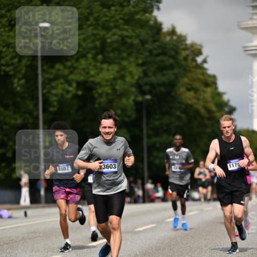29.06.2025 - hella hamburg halbmarathon Dr. Thomas Lammeyer http://msf.ph/oto/8269106 29.06.2025 10:15:06 Kennedybrücke 1531, 1866, 2868, 4287, 5379, 5440, 8171, 8807, 8810, 10196, 10372, 11149, 11321 meine-sportfotos.de